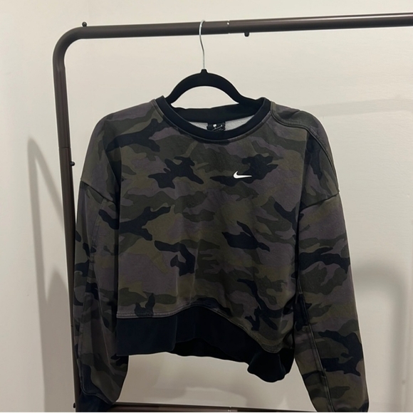 Nike camo sweatshirt - Picture 3 of 5